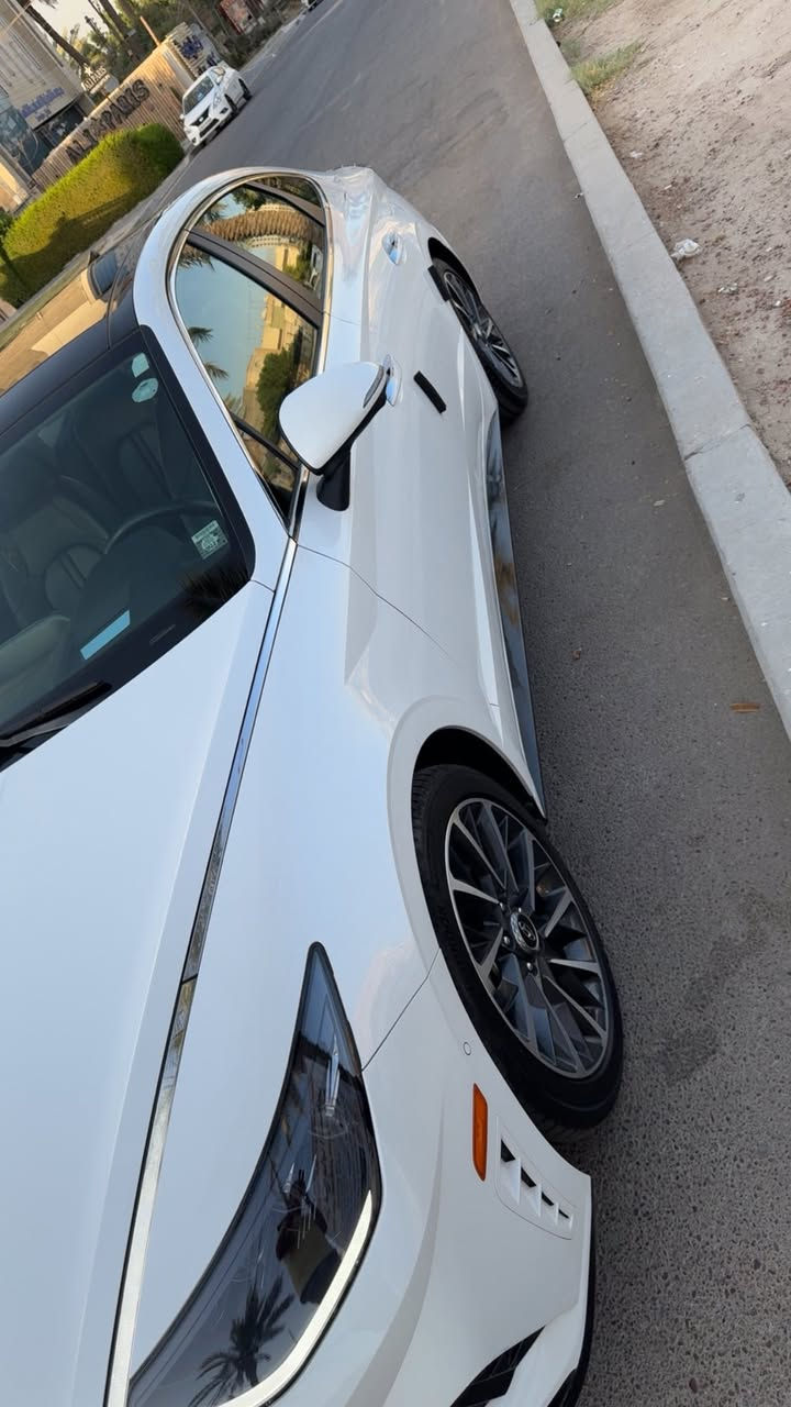 هيونداي سوناتا لمتد وارد امريكي  🇺🇸
‎ماشيه 30 الف 
اللون: أبيض
‎رقم اربيل تحويل او وكاله باسم شركة

‎المواصفات:
‎ فتحة بانوراما
‎ 1600 تيربو صاروخ
ومثبت سرعه‎ نظام تحديد مسار + قيادة آلية
‎ ستيرن رياضي خياط جلد مع شفتات
‎ رادار أمامي وخلفي
كامره خلفيه
حساس اطارات  
‎ كشنات جلد تدفئه وكهربائي 
‎ كير دكم + أوتو هولد + سايد بريك دكمه
‎ تشغيل عن بعد + تشغيل بصمة
‎ شاشة لمس كبيرة مع كار بلاي و أندرويد أوتو
‎ عداد ديجيتال
‎ شحن لاسلكي للموبايل
‎ نظام صوتي فاخر BOSE
‎ تبريد قطعتين مستقل
 كروز كنترول ذكي
‎ مود درايف (وضعيات قيادة متعددة)
 إنارة داخلية محيطية

‎الحالة:
ضرر جاملغ خلفي وصبغ دعاميه خلفيه بسيط
ايرباك برده خلفيه فقط
السونار مرفق في الصور
‎ مكان سياره بغداد/ السيدية
السعر 17,200 بيه مجال
للاتصال ***********
