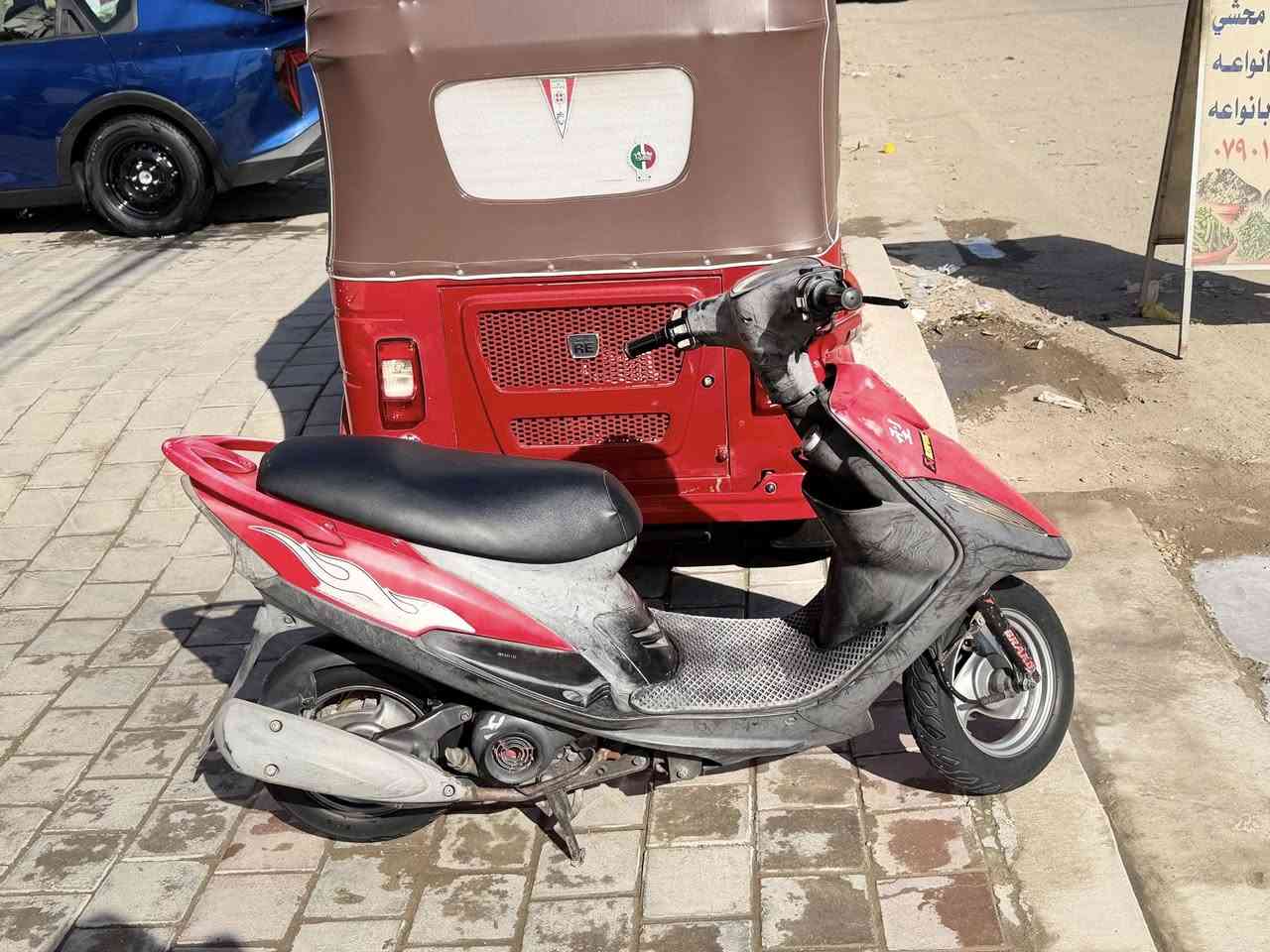 سلام عليكم دراجه ماكس لبيع بلاديه برغي واحد ممفتوح بيها بلحقيقه بعد احلا اينقص مابيها ختم واحد 
***********
