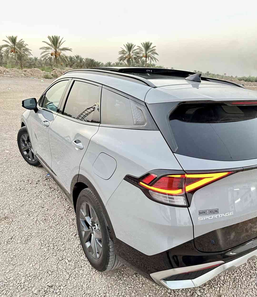 السلام عليكم سبورتج sx لون اسمنتي وارد امريكي حادث موضح بل صور صور مزادها بل منشور بدون ايرباك
موصفات لsxمعروفه
بنوراما
رادار امامي وخلفي
تحديد مسار قياده اليه
مثبت سرعه
كشنات جلد +تدفائه بل كشنات
شاشه متصله
قطعتين تبريد+تبريد بلاد شغال
سياره احله من صور
ماشيه ٢٤ الف ميل
السعر223 وبيها مجال بسيط 
موديل ٢٤
***********
