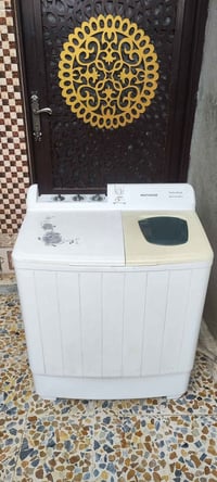 غسالة هيتاشي • ٨ كيلو • موصل ايسر عدن