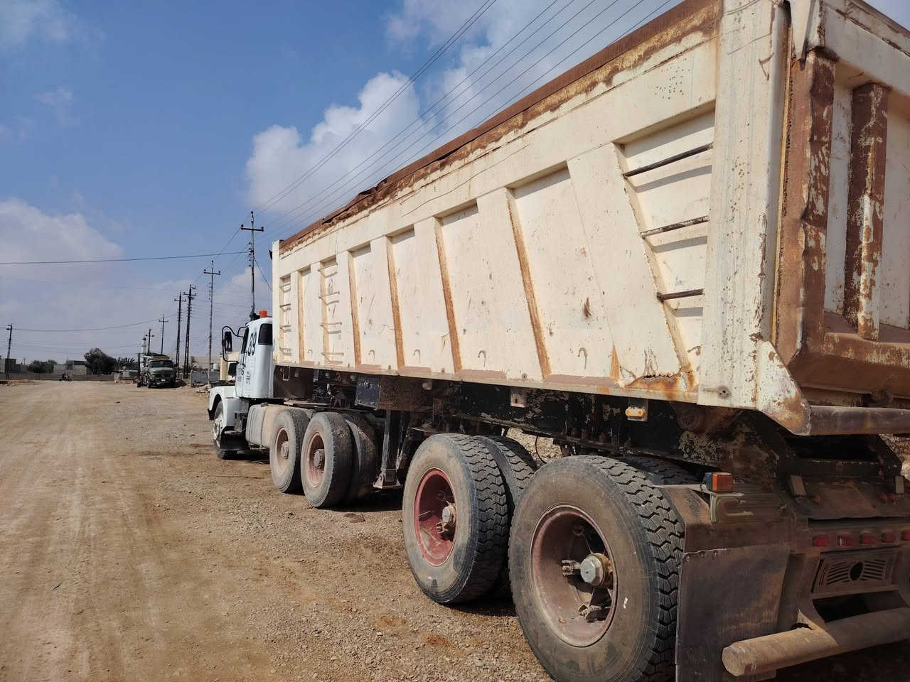 سلام عليكم من رخصت الكروب سياره فالفو للبيع مكفول كفاله عامه مكينه وكير وشاصي تخم تاير أرقام تحويل  *********** سعر ٢٥٠ دافترين ونص وبيه مجال انا مكلف بل نشر تفاصيل على الرقم
