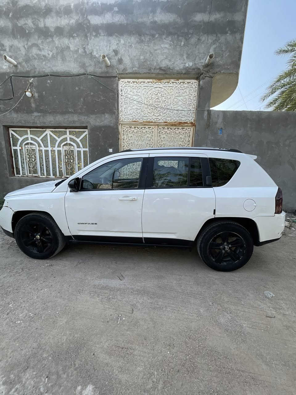 جيب كومبارس٢٠١٦ الشكل المرغوب للبيع  السعر جداً مناسب التواصل على الرقم ***********
