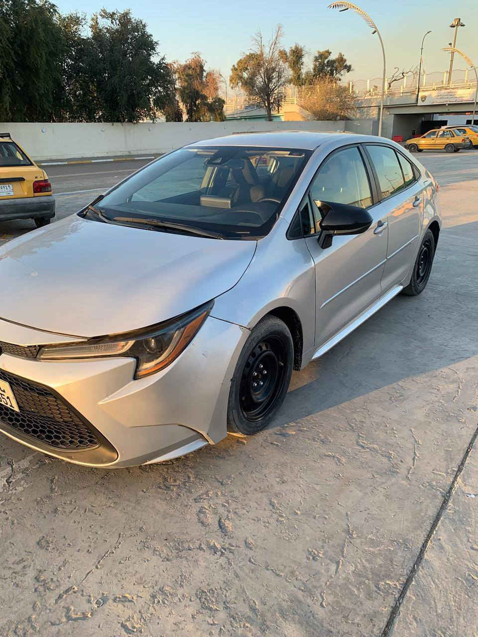 سلام عليكم
سياره كورلا امريكي للبيع فقط 
ماشيه 38 بدون دواخل السياره نظيفه بس جاملغ الأيسر وطرف البنيد شبر بدون ايرباك 
السعر 150 وبيهاا مجال بسيط 
الهاتف متواجد ***********
