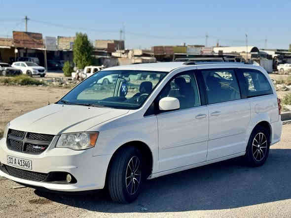 سلام عليكم دوج كرفان 2011 امريكي كلين تايتل بيها صبغ جاملغ خلفي فقط بدون دواخل بدون ايرباك سياره فول مواصفات بوب كهربائي تبريد مركزي جام كهربائي سياره فول ويلكب 16 مكينه وكير ؏َ وضع الشركه ممفتوحات سياره كتلوكات الشركه بيها ماشيه 150 حقيقي السعر (124 ) وبيها مجال قليل ***********
