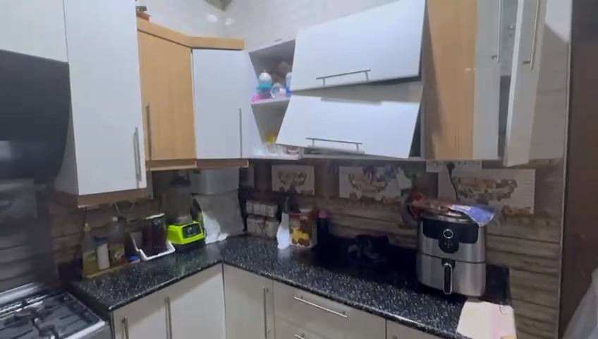 مطبخ تفصال MDF
طوله 14 متر
شغل شركة اسطنبول
مفتوح تجي تحمله وتروح
السعر مليون ونص


**إذا كنت صاحب هذا الإعلان وتريد حذفه لأي سبب، رجاءا أرسل رسالة إلى الدعم الفني**