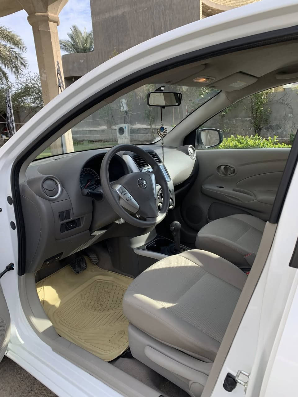 السلام عليكم نيسان صني 2024 باسمي مكفوله من الرصعه والشخوط سياره 4 جام كهرباء اشاره بالمرايه ماشيه 47 الف 

***********
