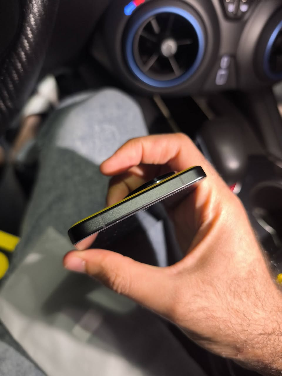 بوكو f7 الترا ذاكره 512
صارله يومين مفتوح ما مستخدم ولا حتى محطوط بي سيم كارت  السعر 700 قفل  
العنوان بغداد الراشديه قرب المرور
***********
