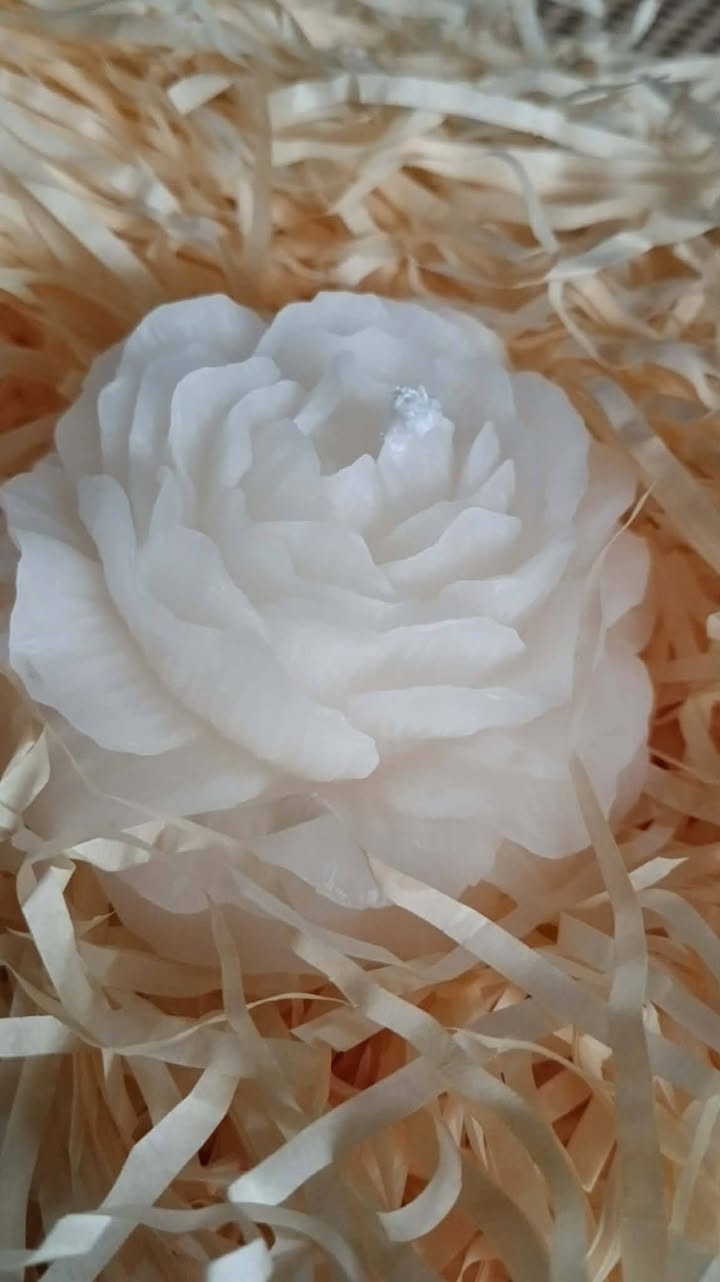 حسب طلب الزبون تم تجهيز توزيعات شموع النيشان 👰🏻
الشموع كانت من عدة اشكال مثل الوردة بالون الابيض و الاحمر وشموع شكل ببلز ومتنوعة العطور الرائعة  وايضا الالوان والاشكال والعطور حسب الطلب . 👩‍❤️‍👨🕯💕👰🏻🤵🏻

💠 من متجر لمسة شمع يتوفر جميع انواع الشموع حسب الطلب و حسب المناسبات و بجميع الالوان والعطور. 👍🏻
للطلب والحجز والاستفسار اوالاتصال على الارقام التالية 
*********** / *********** واتساب 
او زيارة صفحة الانستغرام https://www.instagram.com/touch22026?igsh=amFrdXpseDYzYzRq
