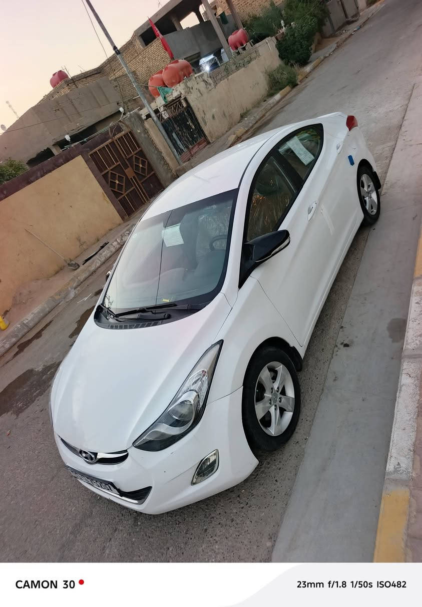 بيع سريع ٩٣ 
هونداي الانترا ٢٠١٢ خليجي رقم بغداد بسمي شخصيآ 
محرك ١٨٠٠ دوش كير اوتو 
منضومة تبريد جديدة تبريدثلج ❄❄
حدادية امامي خلفي جديد 
اشاير مري تحكم استيرن جهتين 
تقم اطارات 
مكفولة من الحادث بيه رشات بسيطه 
السيارة جاهزة 

مكانه كربلاء طويريج 
***********
