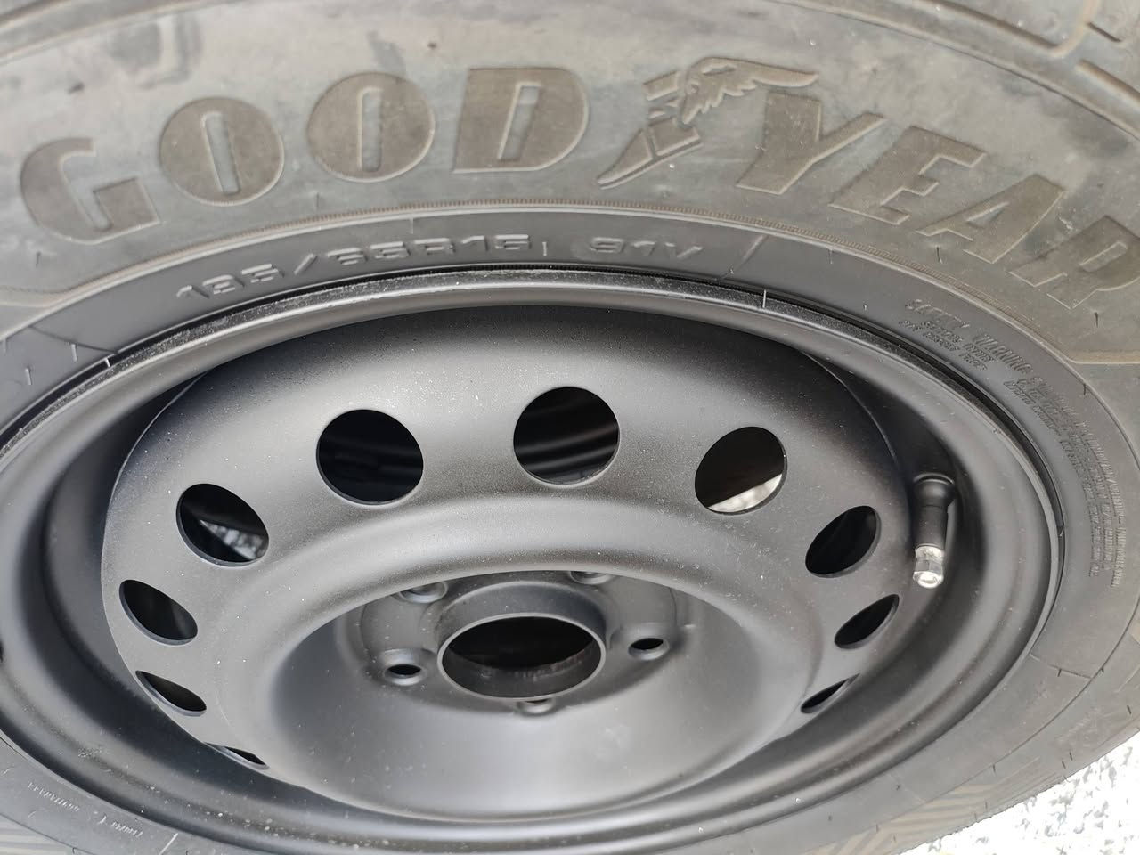 سلام عليكم
للبيع تخم تاير مع ويل أصلي تفصيخ حجم 15


**إذا كنت صاحب هذا الإعلان وتريد حذفه لأي سبب، رجاءا أرسل رسالة إلى الدعم الفني**