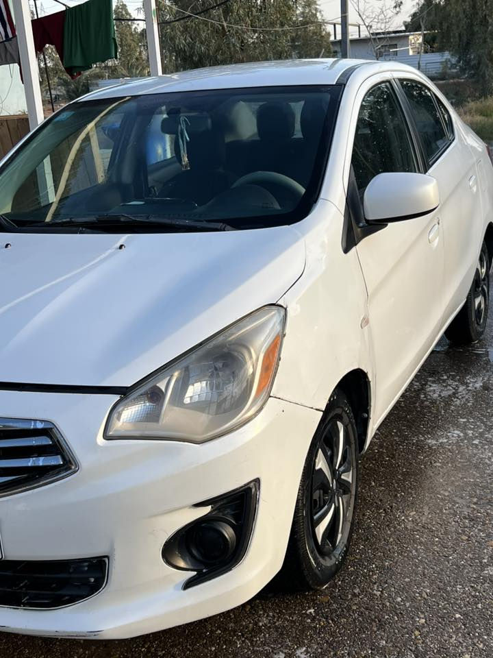 ميراج 2018 
السيارة نظيفة
لا صبغ
لا ضربة
دخول كلين
تبريد وتدفئة
شاشة أصلية من ميتسوبيشي
كاميرات
الجامة مالتها ميتسوبيشي أصلية (القديمة جانت مفطورة)
السيارة ما بيها أي عطل
كلش مداريتها بحيث إني مترددة أبيع
بغداد
رقم جديد ألماني
باسمي
لا غرامات لا أي شي
هزة مسوية
مفحوصة
قبل 6 أشهر جهزتها من كل المعاملات
السعر ٧٥ 
الرقم  ***********
***********
