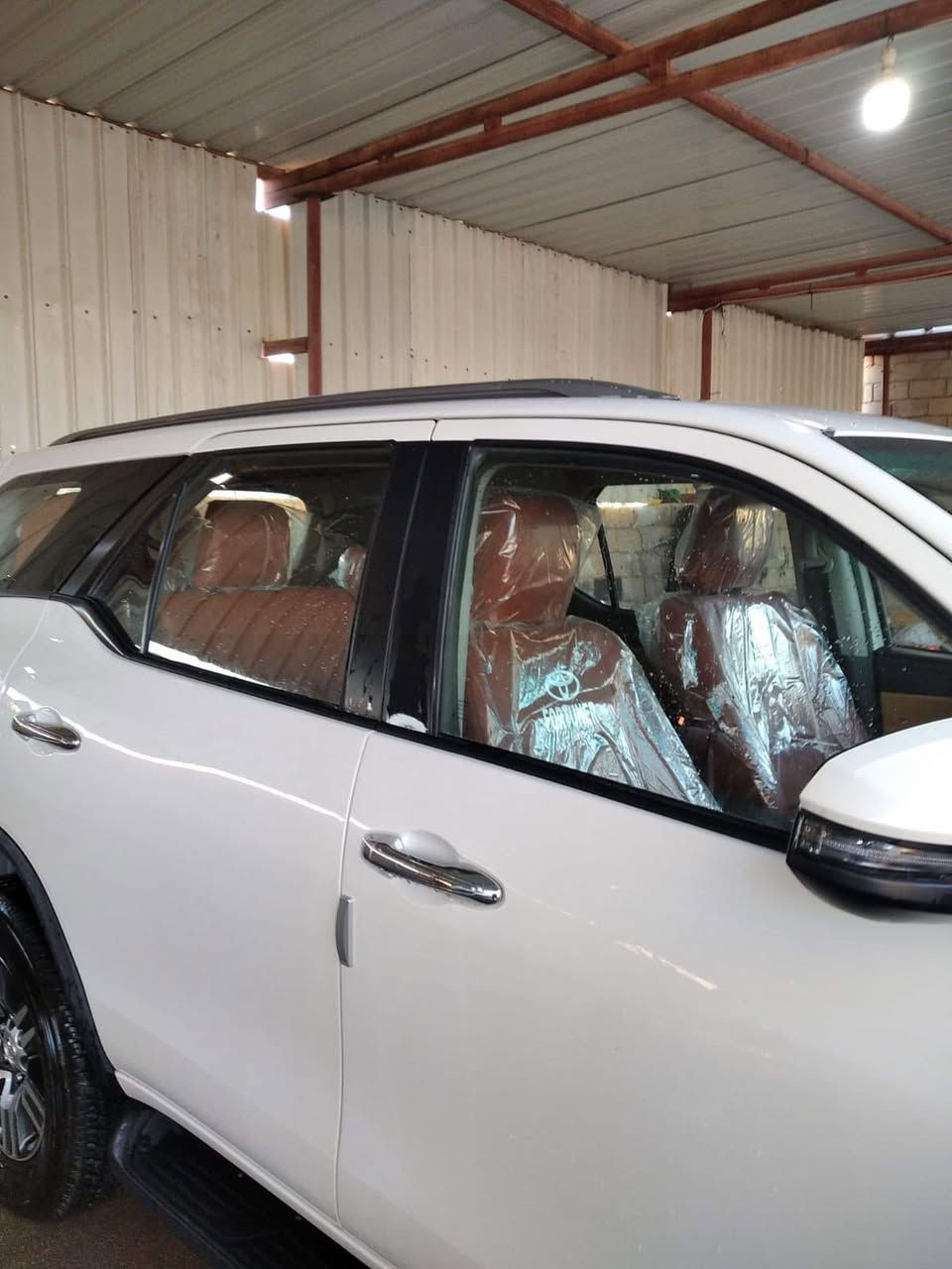 تويوتا فورجنر 2020
7 راكب داخلي مشمشي
تبريد مركزي قطعتين

فور ويل 4x4
كامرة امامية
تحكمات ستيرن
مري كهرباء 
اشاير بالمري
مودات قيادة ايكو اقتصادي و PWR
مانع انزلاق
باقي مواصفات معروفة
محرك 4 اسلندر
مكفولة كفالة من الضرية والشخط وبرغي ما مفتوح بيه
ماشية 96 الف جديدة بمعنى الكلمة
السيارة جدا نضيفة
رقم بغداد
السعر :  260
***********
