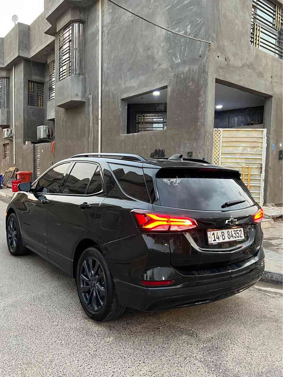 السلام عليكم شفرليت اكوينكس موديل 2024 لون اسود 
ماشيه 50الف السياره وارد أمريكي ضربتها من امريكا قبق صندوق فقط الضربه سطحيه واهنا بلعراق صار بيها تبديل جاملغ وبيها بارد فقط باقي السياره كفاله عامه قول مواصفات للأخير ماعدا الفتحه فئه RS مختمه فول تحويل ثاني يوم إذا عندك مراوس عادي اراوس للبيع او مراوس
*********** Singapore
