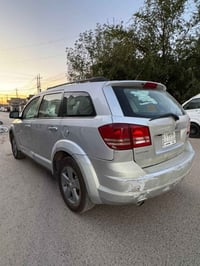 دوج للبيع موديل 2010السياره امريكي جاهزه من كلشي السيارة نظيفه مكينه 6...