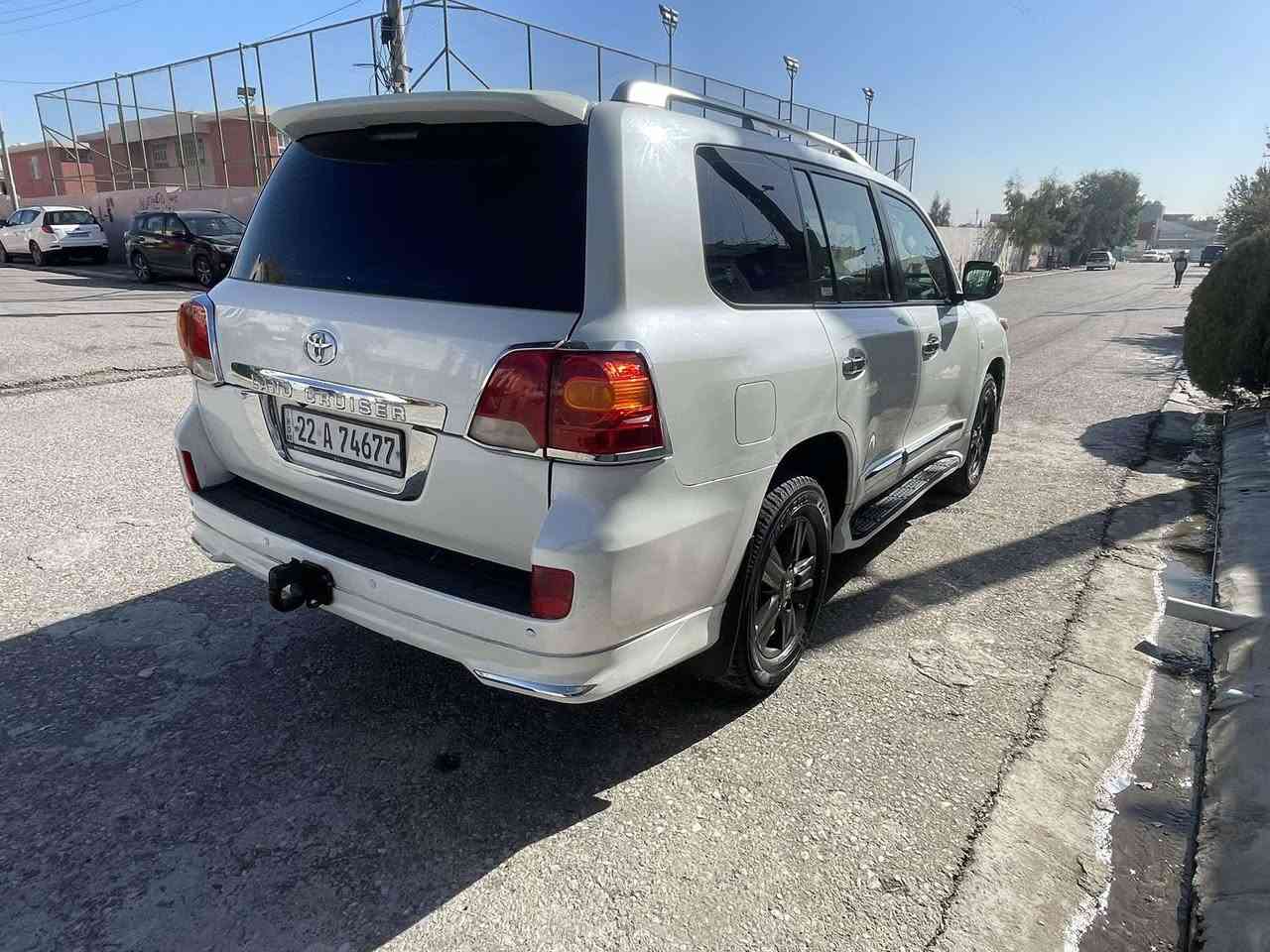 للاندگرۆزەر 2010  بـــــێ سبوع
6 پستۆنە
***********

ئـەگەر سەیارەکەت دەفرۆشیت نامە بنێرە با بلاوی کەینەوە لۆت
