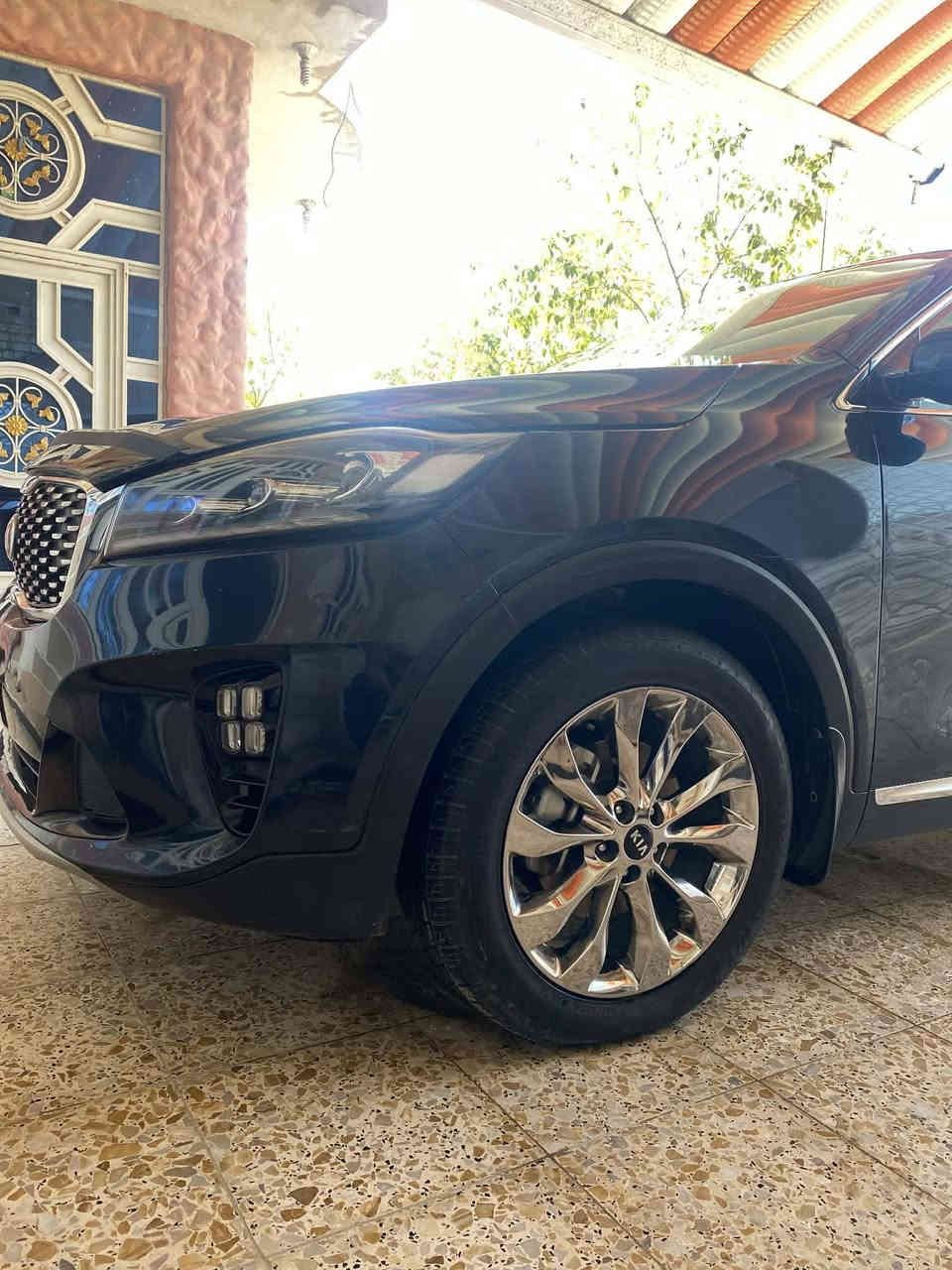 سورنتو 2020 خليجي
مكينه 6 سلندر 
تخم تاير جديد
كشن عدد 2 كهرباء
تبريد 3قطع
بصمة عدد 2
لايت زنون الاصلي 
مري شفط
جنطه كهرباء 
شاشه كبيره 
ويل كروم
السياره ماشيه 75 ألف كيلو 
سياره مكفوله كفاله عامه من كلشي لا صبغ ولا بارد ولا تكحيل حته الدعميات مكينه گير حداديه كلها مكفولة تبريد مكفول 
رقم  ***********
      ***********
السعر 255
العنوان // بابل المسيب
