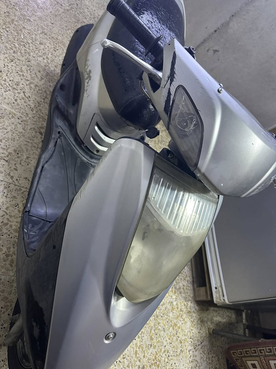 السلام عليكم دراجه بريز حلوه الدرجه شلعه معدل نكره سلف حلوه ومناسبه السعر ٥٥٠وبيه مجال مكاني مدينه الصدر الرقم *********** متواجد اتصل بس
