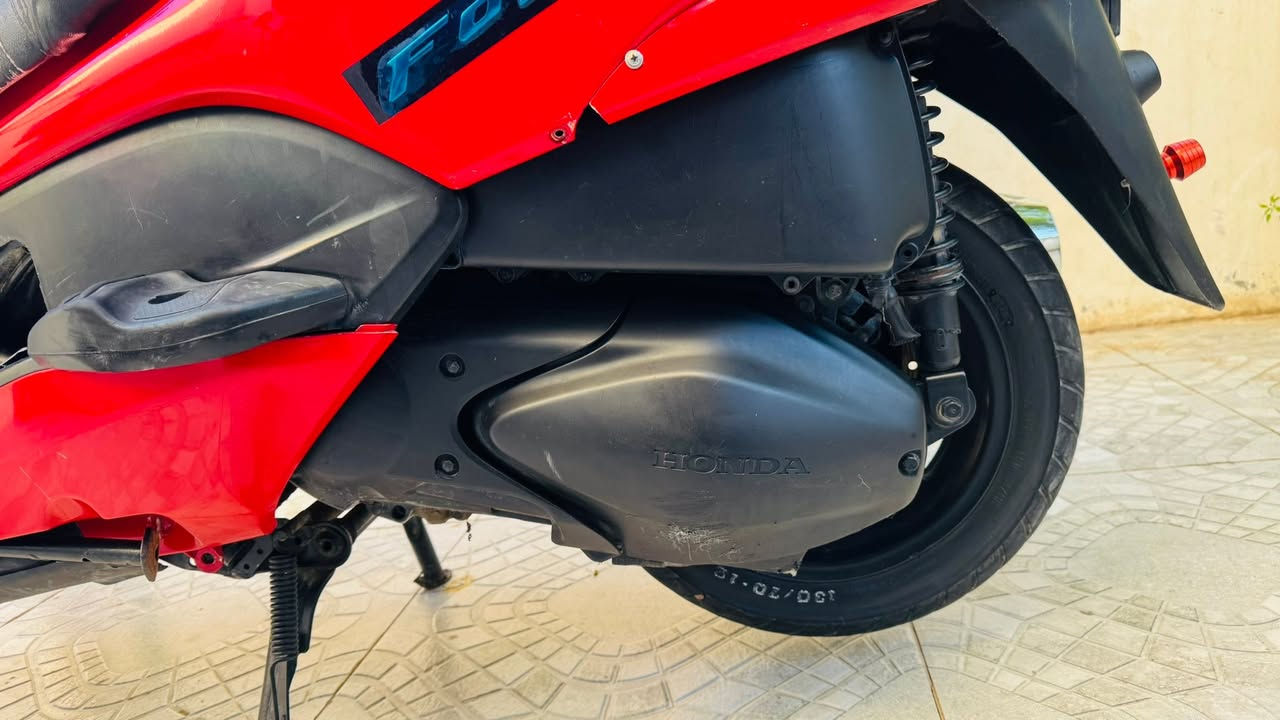 فورزه 08 بلاديه كير عادي و اوتماتيك
وسبورت كلها نضيفه السعر 975 وبيها مجال مراوس هم عادي
مكاني رمادي سبع كيلو ***********
