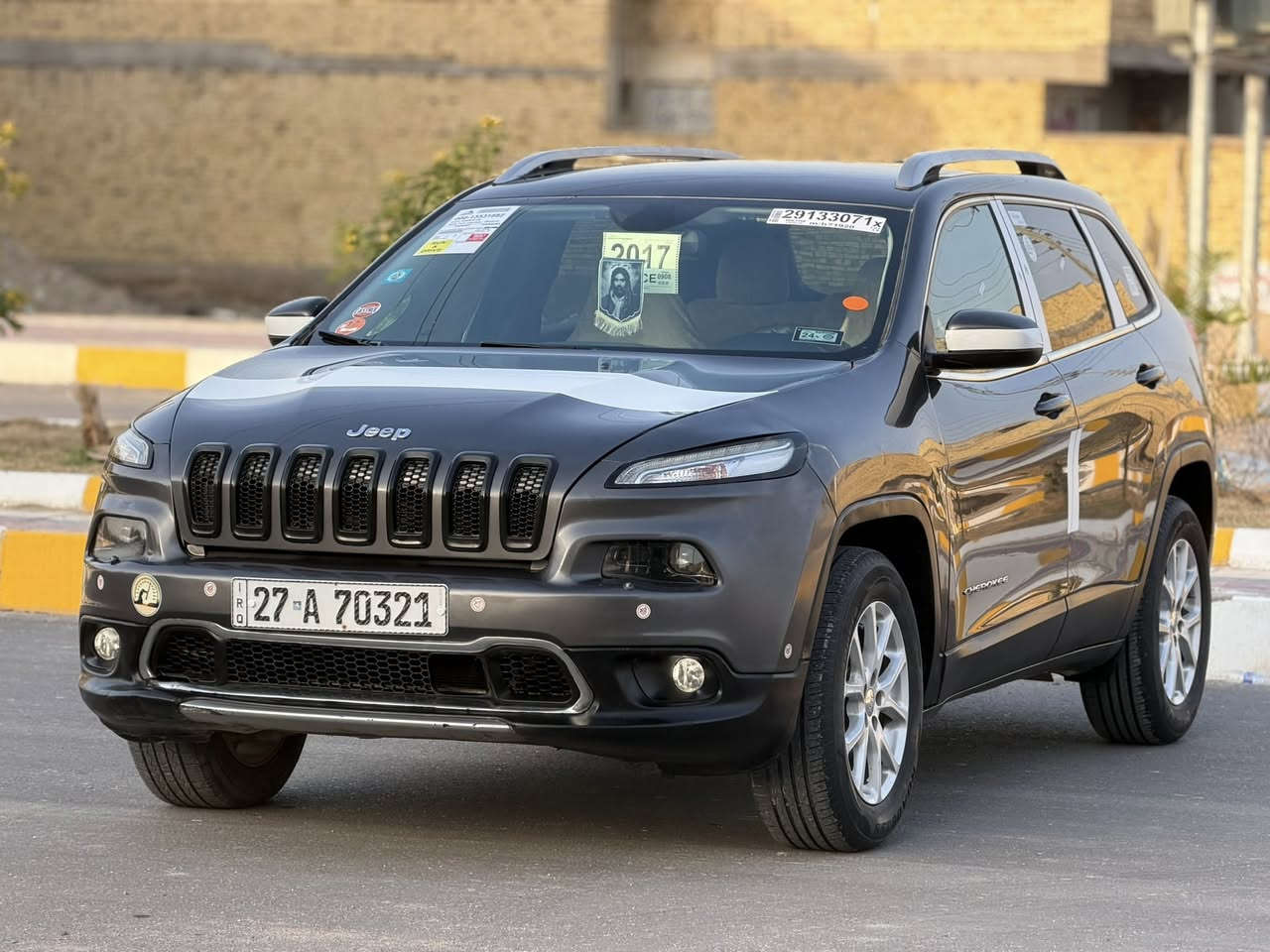 للبيع والمراوس جيب بزون م 2017 وارد امريكي حره تحويل بسمي مشروع وطني
ضرر جاملغ وبنيد وباب صبغ مواصفات
شاشه كبيرا كامرا دوار بلاجكترات لايت 
زنون مكينه 2400 مكفوله السياره جاهزه
الاخير المكان ذي قار مركز السعر 118 وبيه 
مجال الاستفسار ***********
