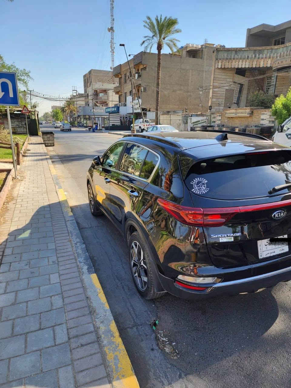 كيا سبورتج وارد أمريكي
موديل 2022
رقم بغداد تحويل ثاني يوم سيارة مشروع وطني بااسمي سيارة كلش كلش نظيفة
سيارة ماشيه 41 الف
داخل اسود
محرك 2400
شاشة كبيرة
توقف ذاتي امامي
قطعتين تبريد
فول تحكمات استيرن
ثلاث وضعيات قيادة
نضام صعود و نزول منحدرات
تحديد مسار
تخم تايرات جديدة 
سيارة كاملة من كل النواقص مابيها ولا نقص سيارة كلش نضيفة
مكان السياره بغداد الأمين الثانية
*********** بغداد, العراق
