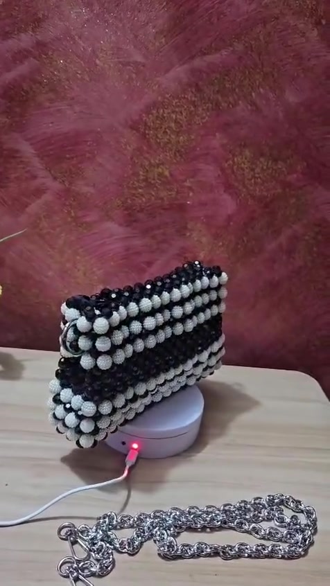 مجموعة من الجنط باللون الأسود


**إذا كنت صاحب هذا الإعلان وتريد حذفه لأي سبب، رجاءا أرسل رسالة إلى الدعم الفني**