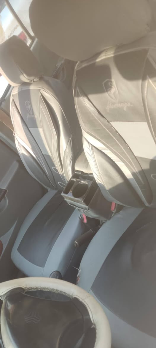 سايبا 12 رقم بغداد انكليزي سنوية جديدة بسمي تانكي و فيت بم جدد تايرات جدد كير ومحرك خير من الله كهربائيات كلها شغالة عدا كيج البانزين يحتاج طوافة الداخل نضيف سيارة جاهزة سعر 25 ورقة قفل مكلف بلنشر *********** سنويه جديده قبل يومين مصفره هيئه وغرامات مكانها بابل
