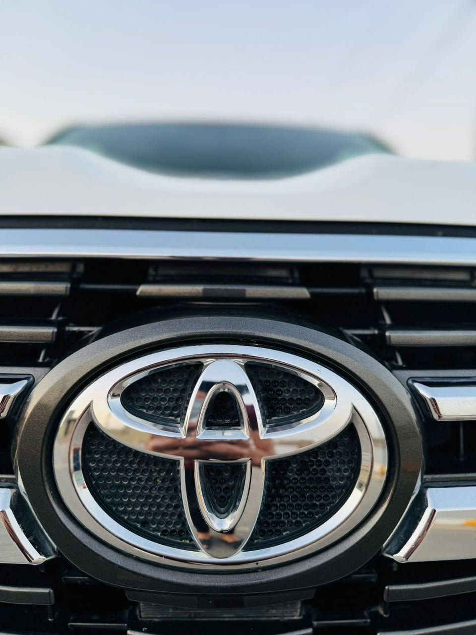 زيـــــــــــرو زيـــــــــــرو لاندكروز GXR 2021 بحراني أصل  (السيارة مخزنه) 14 ألف كم فقط (ممشى حقيقي) الداخل (القرميدي القرميدي القرميدي) 
المحرك:
V6 – 6 سلندر
الحالة:
مكفولة كفالة عامة من الدعامية إلى الدعامية
بدون صبغ
بدون شخط
بدون حالوب
بدون رمل أو حصوة
حتى الدعاميات بدون صبغ
السيارة نظيفة جداً جداً 
التايرات:
تايرات الشركة بلادي 
المواصفات (Grand Touring – فول)

سلايد
ثلاجة
مقاعد تدفئة
مقاعد كهرباء (3 ذاكرة)
حساسات أمامية وخلفية
بصمة تشغيل
8 إيرباك
مرايا شفط
لايتات زينون
صندوق شفط
عداد لكزز
دبل أكسل (4×4)
شحن موبايل
مـــــــــلاحـظـــــــــة////
السيارة مخزنه ومضمومه وتبديلتين دهن فقط (مرتين بس) غير متواجد بالفيس فقط الإتصال على الرقم ***********
