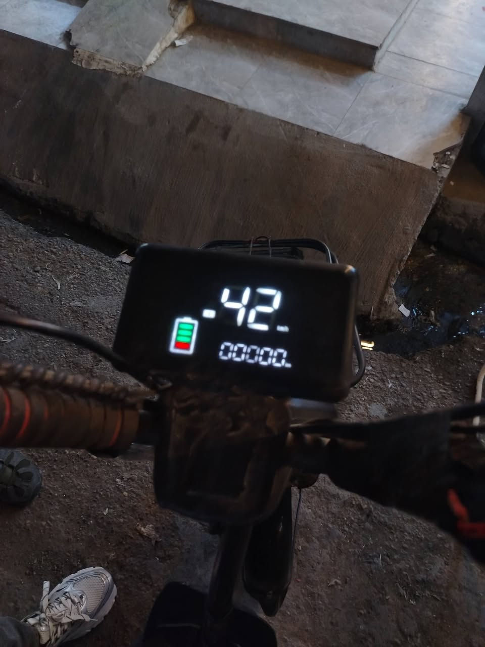 سلام عليكم بايسكل شحن موديل 24 كلشي بلادي بيع مستعجل 230 بي مجال ***********
