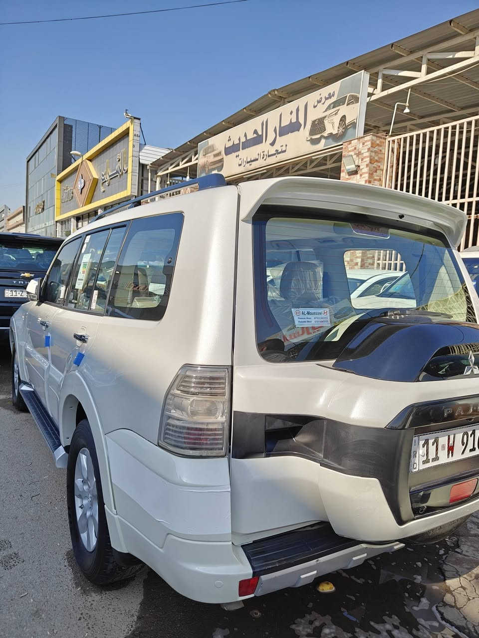 تحيه طيبه السلام عليكم ورحمة 
باجيرو 2015 حبتور 
فول مواصفات 
ماشية 164 الف 
6 سلندر 
جلد شاشه كامره 
تبريد 3 قطع 
فتحه سقف 
7 راكب 
دمام 
ويل كب 
حساسات خلفي أمامي 
كشنات كهربائية 
فور ويل 
صاج 
ثلاجة 
مكفوله فقط كارت بسيط جاملغ أمامي باب 
رقم بغداد دولي باسمي تحويل مباشرة سنويه هزه جديد 
167 ورقه وبيها مجال قليل 
اي استفسار 
*********** 
ابو امير.
مكان بغداد البياع
