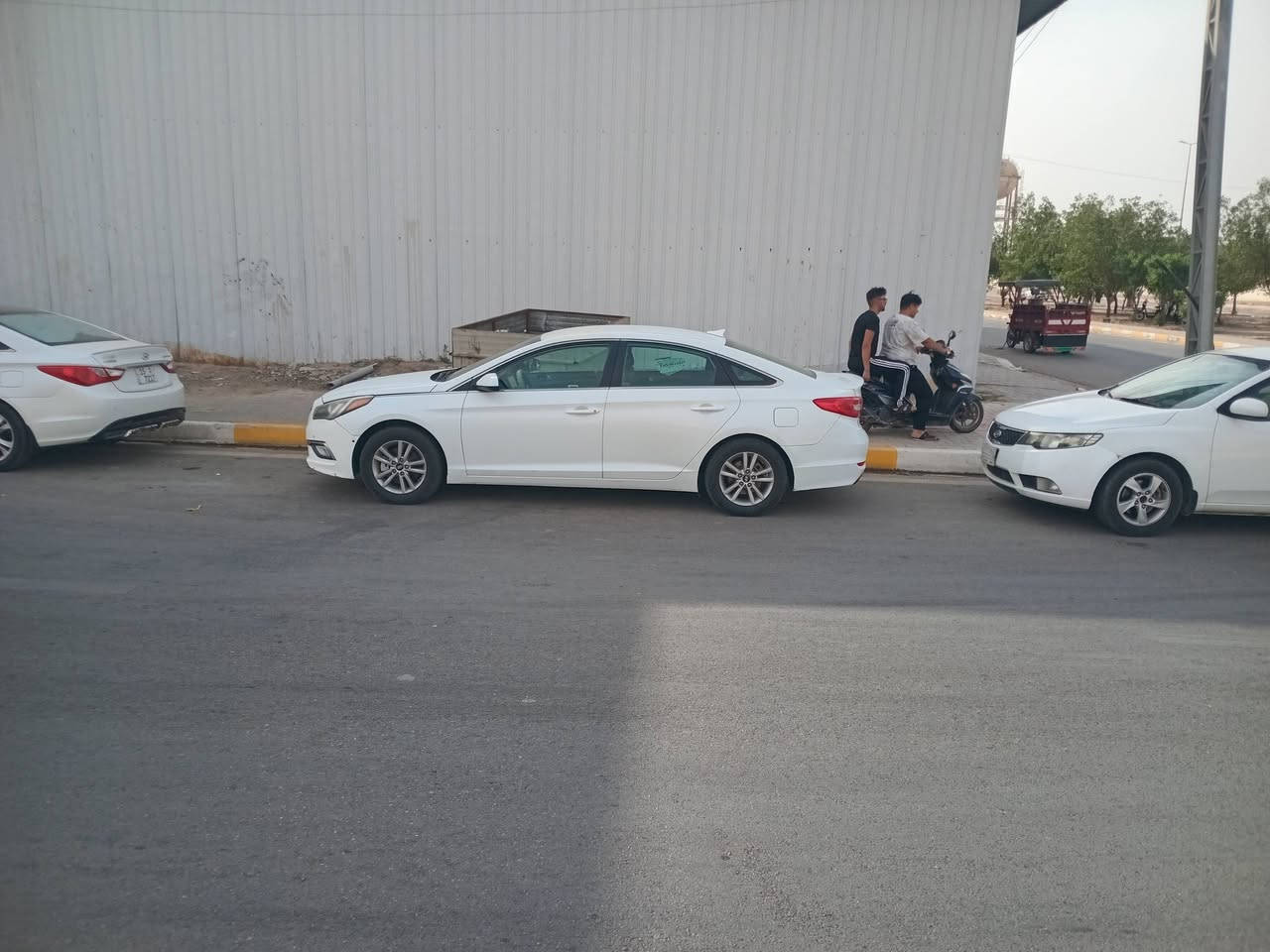سوناتا البيع ومراوس موديل ٢٠١٦ وارد مريكي ضرر بمريكيا مابيه شي بس بل عراق شخوط ٤ قطع رشت بدون داخل بدون معجون موجوده نبار رمادي تحويل ثاني يوم  رقم ***********
