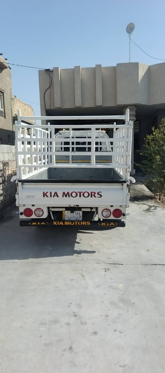 السلام عليكم كيا موديل 19 رقم واسط سنويه لل 27 سياره بيها تبديل بس بنيد بدون دواخل محرك خير من الله لا تنقيص ولا تبخير تبريد شغال تخم تاير السياره سعر 130 بها مجال هي ومحجرها مكان واسط الصويره//***********
