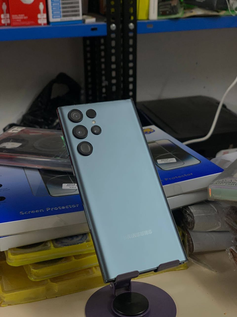 اسلام عليكم ورحمة الله وبركاته  
SAMSUNG  S22 UITRA
ذاكره. 128. 
شريحه. وحده. 
بيه نقطه سوده صغيره. يم الكامره من. اول ماشتريته لا تكبر ولا تأثر ومميينه. 
علماً. إن الضهر مبدل.  
قيم بال يرضي الله. واخذ.  
  *********** 
 مكاني بغداد دوره
