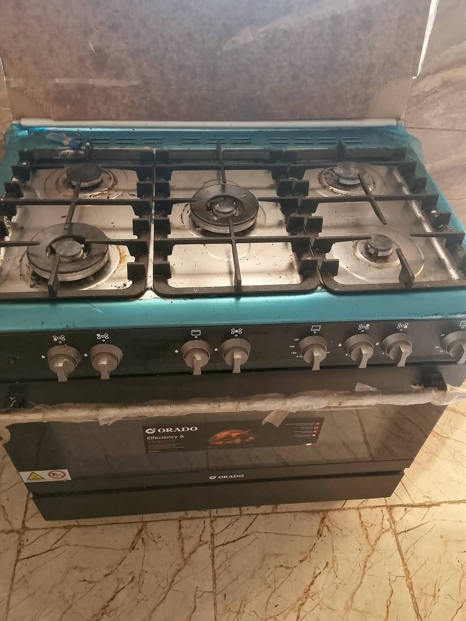 طباخ مستعمل شهر نظيف جدا سعر خاص او عالرقم ***********
