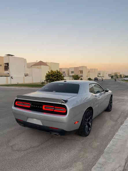 سياره جالنجر موديل 2020 وارد كندي السياره نفس مواصفات الوارد الخليجي العداد بالكيلو متر 
فئه السياره xst تفاصيل السياره معروف تبريد قطعتين 
السياره سليمه من اي حادث قوي ماعدا البارد يعني ما بيها اي قطعه صبغ والايرباكات كلها سليمه وشرط الفحص فقط بارد يعني السياره شبه الكلين 
السياره بيها بوليش جديد زوج تايرات جديد وحداديه كامله امامي خلفي جديد يعني الي ياخذها ميحير بيها فقط ترتيبات بسيطه وصورها موجوده السياره مكفوله شرط الفحص 
ملاحظه / شاشه المسجل طاكه وتبديلها كلش بسيط مجرد ضربه صارت بيها وسعرها هم بسيط 
السياره ماشيه 120 الف كيلو 
شلعتها ما شاء الله 
السياره سعرها 180وبيها مجال وتأمرون 
للتواصل ***********
