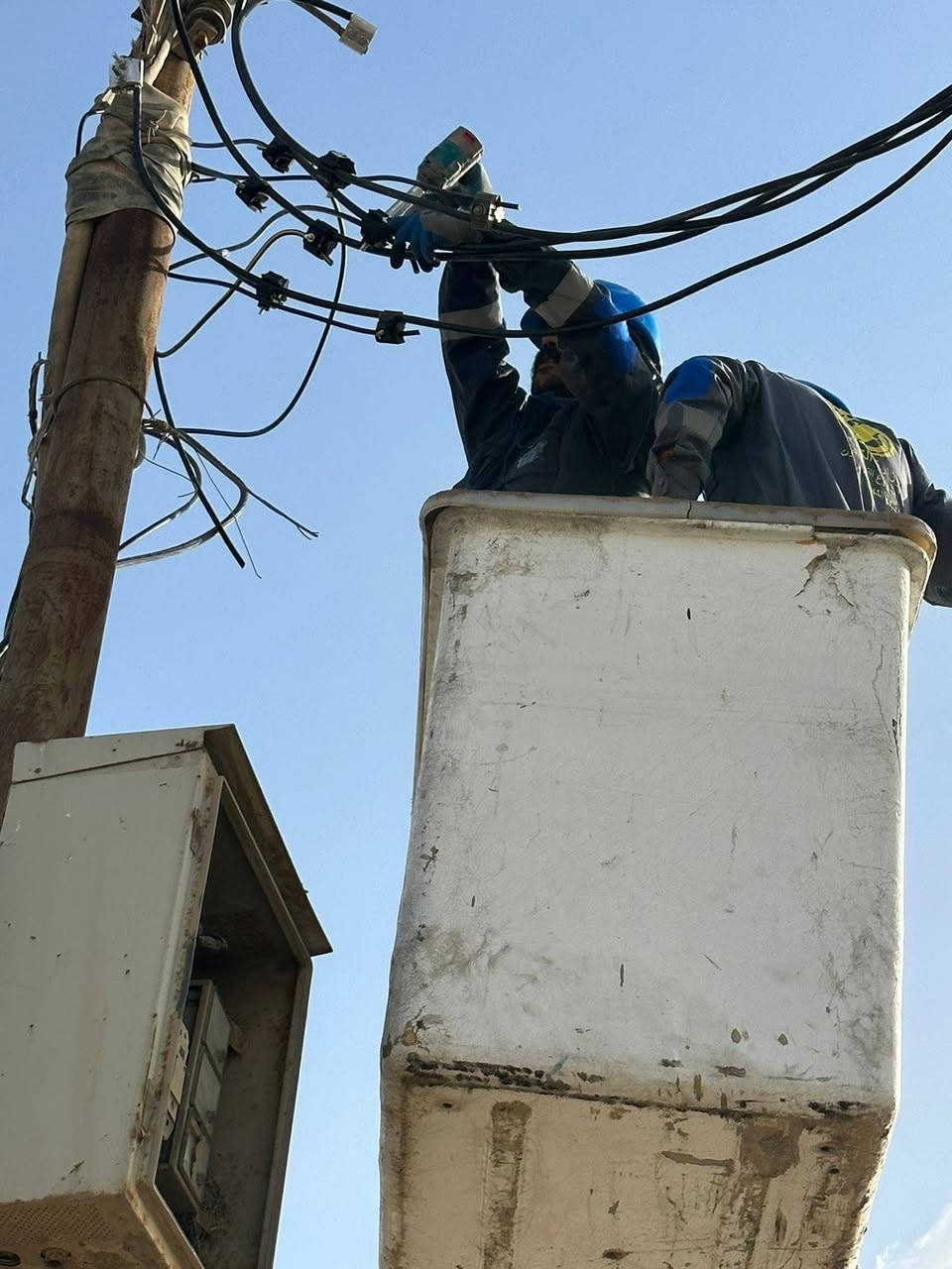 جانب من اعمال قسم الصيانة في منطقه داموك
قطاع داموك ***********
#الكوت_مدينة_ذكية 
#التحول_الذكي 
#السمارت_ميتر
