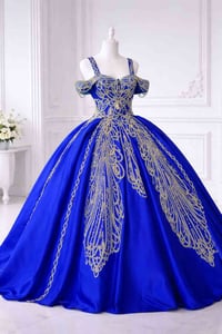 ملابس • جديدة • للبيع