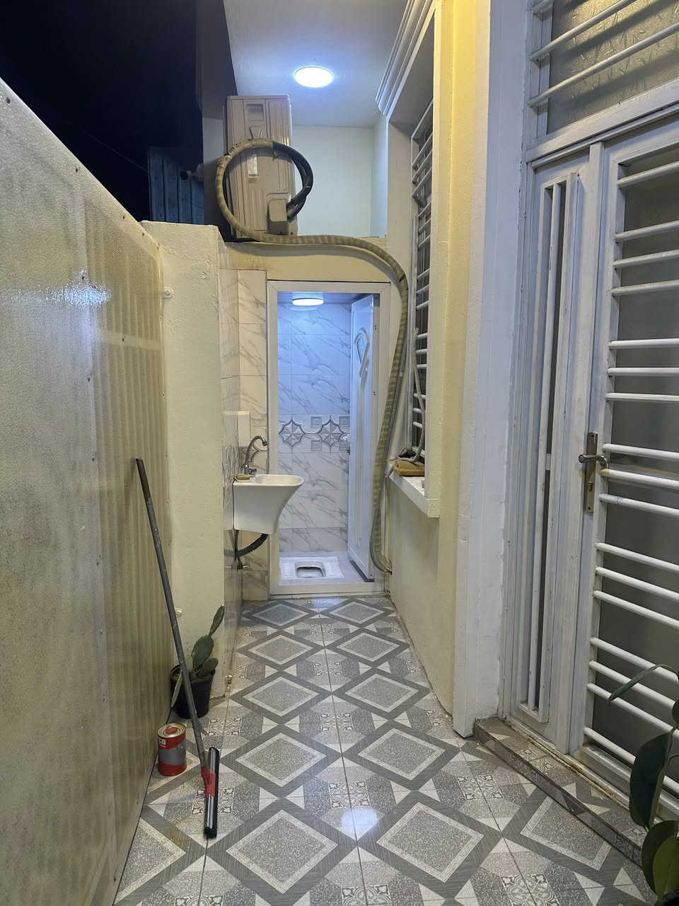 بيت للبيع طابو زراعي الزعفرانيه حي الربيع بيت البياع مساحه 85 واجهه 7 نزال 12:50 طابق واحد بناء حديث السعر 92 لاستفسار ***********
