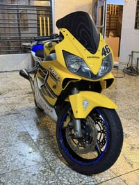 افوراي • ٢٠٠٤ • بدون اوراق