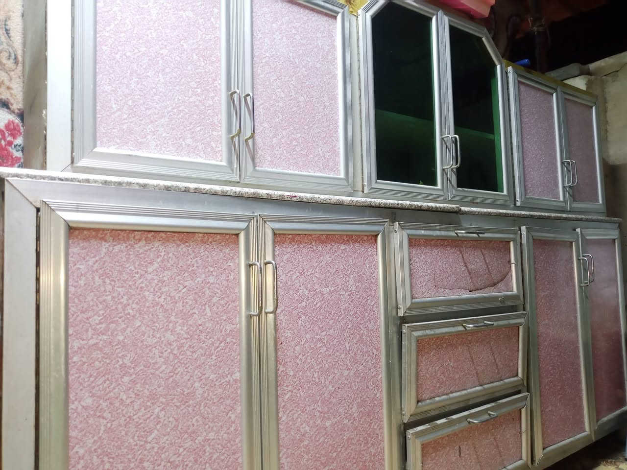 للبيع كاونتر
مترين ونص 
سعر 150

***********
