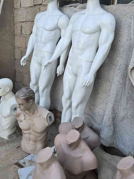 ملكانات ابيعهن كلهن مال تعزيله ب١٥٠ الف ١٢ قطعة 
عنوان ديالى الخالص 
***********
الشراي يتصل لو يراسلني واتساب
