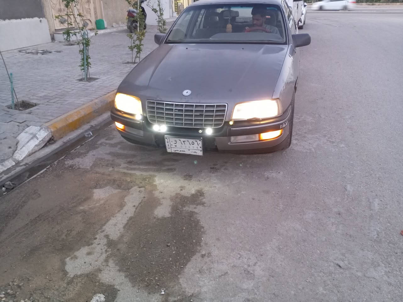 بسم الله الرحمـن الرحيـم
سيارة اوبل سنتور للبيع

موديل 1990

السعر ٣٥ وبيه مجال 

رقم بغداد  بسمنا مداور ثاني يوم 

سياره ابلاديه ونظيفه كلش تبريد

مكينه وكير ففتي حاويه بجيس

حداديه نظيفه كهربائيات كلها شغاله وبلاد تخم تاير جديد باتري جديد

وهذا رقمي وانا غير متواجد على الفيس وهذا رقمي *********** علمآ السياره موجوده في السماوه
