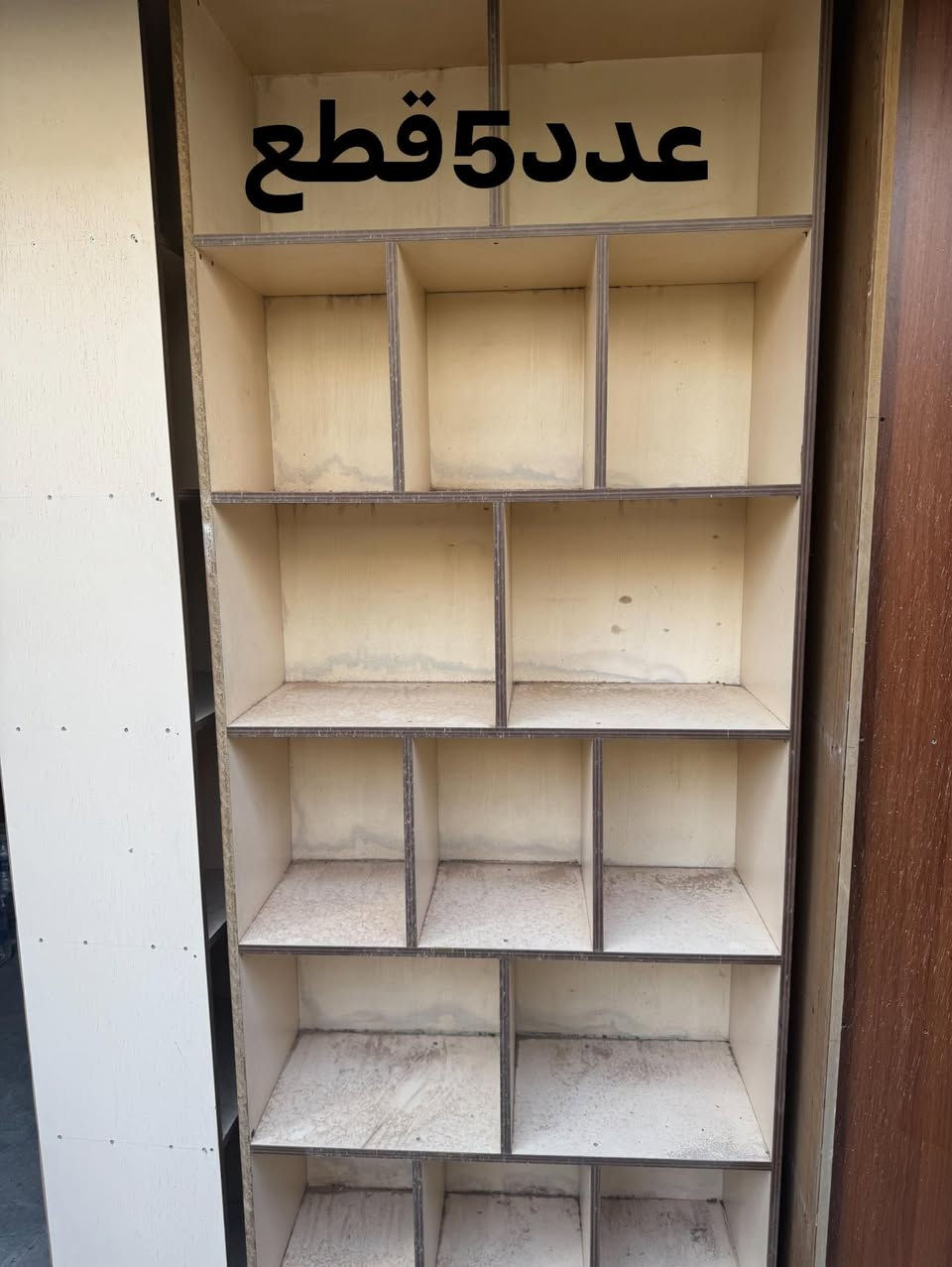 رفوف خشب ثقيل للبيع للاستفسار الاتصال على رقم ***********
