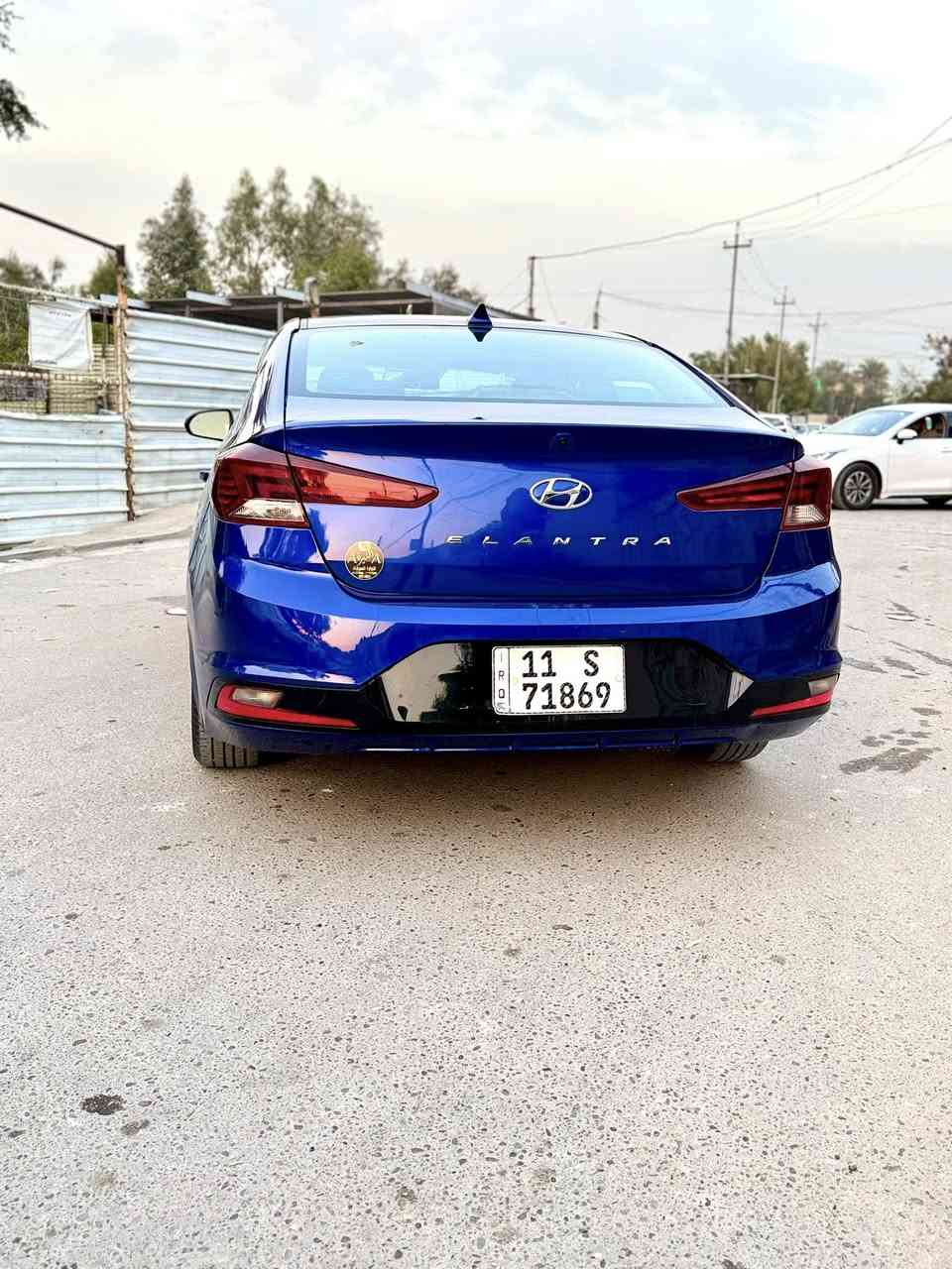 السلام عليكم ورحمة الله 
النترا موديل 2020
مكينه 2000 دوش 
اللون ازرك
السعر 119$ 
رقم بغداد الجديد بـ اسمي شخصياً
فتحة سقف
بصمة تشغيل
تدفئه ستيريد
تدفئه وتبريد كشنات امامي
شاشه كبيره كار بلي 
 تحكمات ستيرن/كروز سرعه
تحديد مسار/مانع انزلاق
توقف ذاتي / رادار امامي وجانبي 
 مودات قياده 
مكينه وگير وتبريد كفاله
حادث السياه جاملغ والبنيد وهنا صار بيها صبغ قطعتين السونار مرفق مع الصور
العنوان/ بغداد الامين الثانيه
الاتصال واتساب او مباشر


**إذا كنت صاحب هذا الإعلان وتريد حذفه لأي سبب، رجاءا أرسل رسالة إلى الدعم الفني**