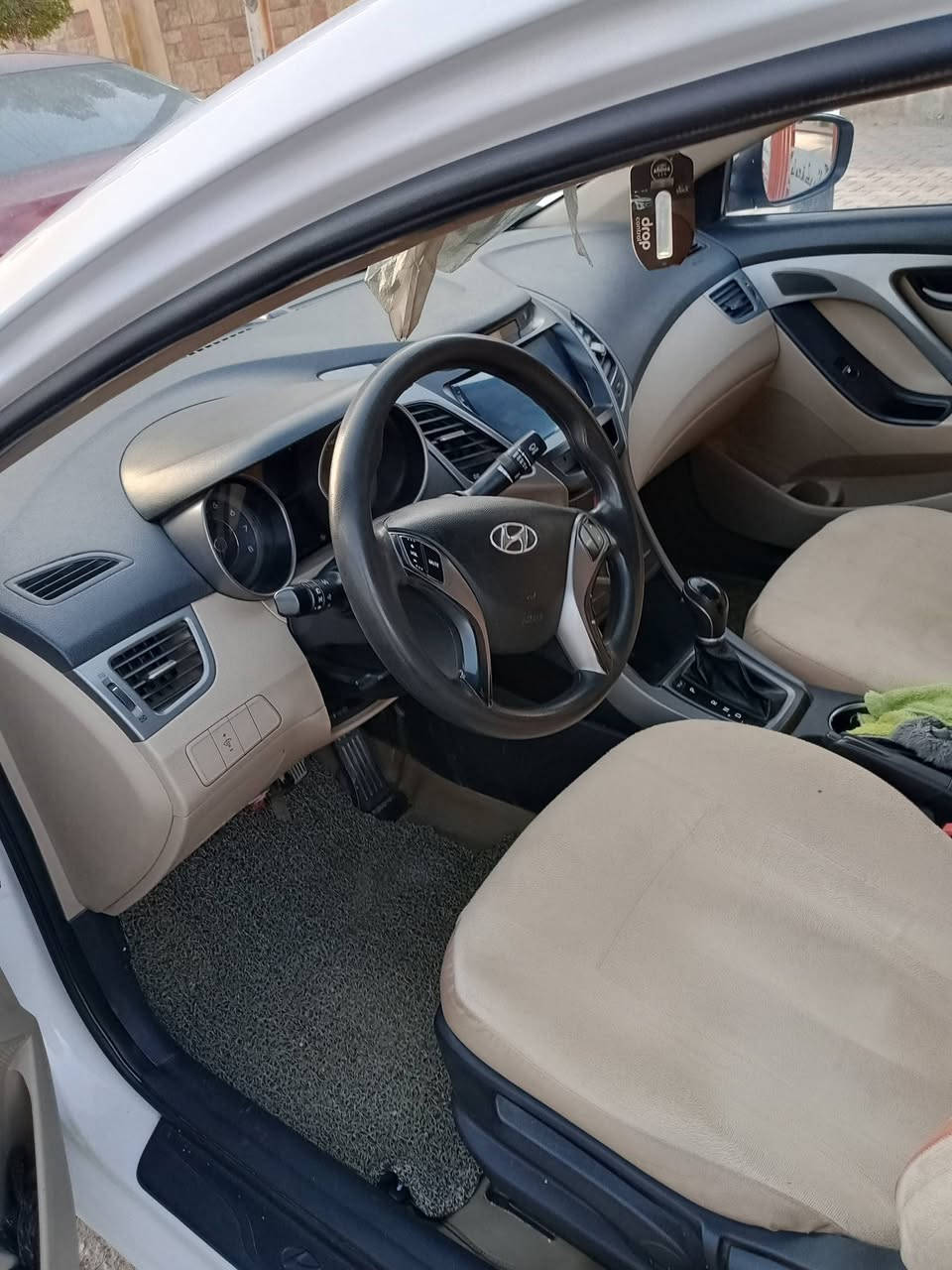 سلام عليكم سياره النتره موديل ١٥ كير وحداديه خيرمن الله مكينه بيه ضعف رقم كربلاء مكان السياره كربلاء الساهرون السعر ١٢٥ وبيه مجال ***********
