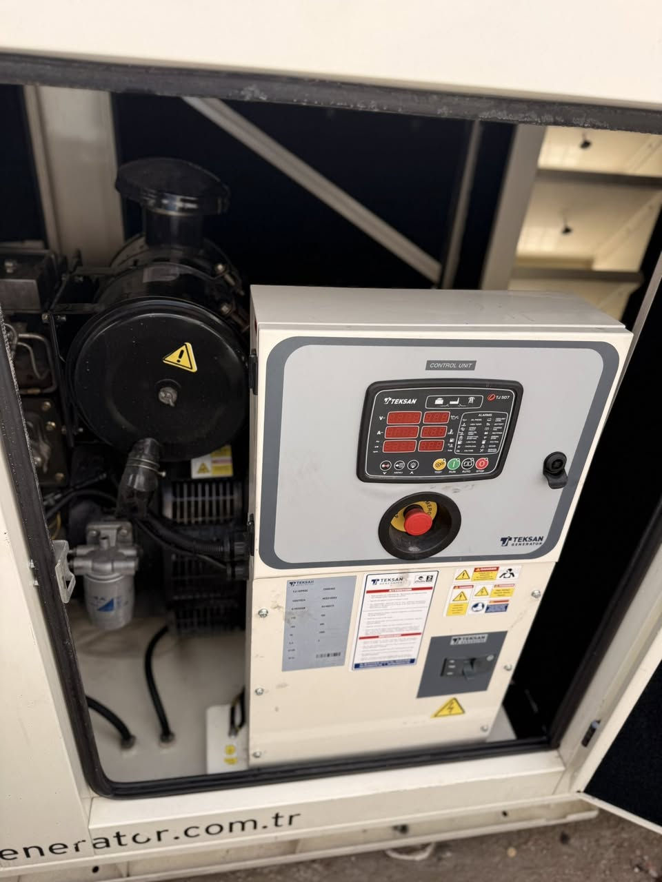 السلام عليكم
بيركنز ٦ سلندر كاتم شرط برغي مامفتوح بيه ع وضع الشركه

110 كيفي نضام حمايه كامل شرط الشغل

العنوان / واسط الكوت شارع القياده قرب المدينه المائيه

اللا ستفسار / ***********
