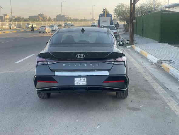 السلام عليكم 
النترا 2024 لون مميز بدون رقم ماشيه 59 ميل مواصفاتها رادارات تحديد مسار قياده ذاتيه نقطه عمياء شاشه جبيره حساسات وبعد بيها هواي مواصفات حادثها خلفي بس شويه بارد بالجنطه والباقي كفاله عامه صور حادثها بالمنشور 
مكان السياره بغداد الغزاليه 
الرقم *********** 
السعر 160 وبيها مجال بسيط
