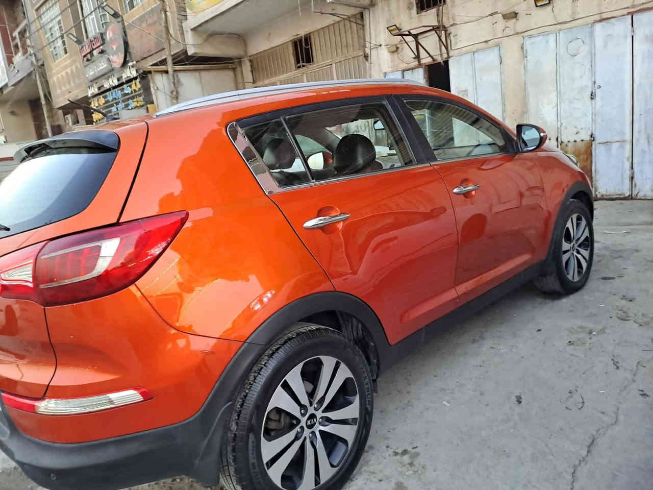 سبورتج ٢٠١٢
رقم بغداد 
خليجي 
تحكم استيرن 
كاميرا 
أشاير بلمري 
لد امامي 
ويل كب 
كشن سائق كهربائي
محرك 2000دوش

الاتصال على ***********
بغداد مدينة الصدر 
السعر ١٣٢
