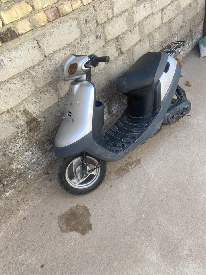 دراجه بطه للبيع وكيل ما مفتوحه أوراق أصوليه  قرب دارة بلدية حي الوحده السلاميه سعر 225بيه مجال ***********
