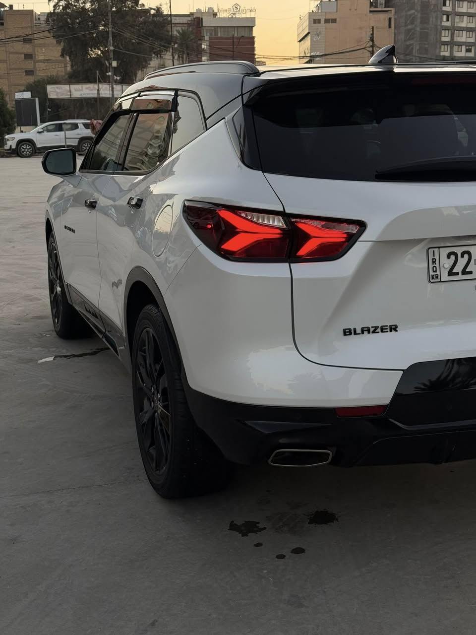 بلايزر للبيع موديل 2022 
ايربكات سليمه 100‎%‎ بيها صبغ ربع جاملغ إمامي فقط 
ماشيه30الف كيلو فقط
السيارة RS فول تو كلر 
مواصفاتها
▫️محرك 6 سلندر 3.6لتر
▫️كامره 
▫️رادارات 
▫️مقاعد تدفئة تبريد
▫️تدفئة ستيرن
▫️شاشة كبيرة
▫️كار بلي
▫️بلوتوث
▫️اوكس
▫️يو اس بي
▫️بصمة
▫️خمس بصمات
▫️تشغيل عن بعد
▫️مثبت سرعة
▫️تحديد مسار
▫️قيادة ذاتية
▫️مقاعد كهربائية
▫️كشنات ميموري
▫️سايد بريك كهرباء
▫️نظام مانع انزلاق
▫️نظام تو ويل و فور ويل
▫️اربع انظمة قيادة سبورت و نورمال و ايكو
▫️جنطة كهرباء
▫️مراية السايق كامرة
▫️بانوراما
▫️تحكمات ستيرن فول
▫️نظام اوتو ستوب
▫️لايت ليد زنون
▫️كشافات
▫️قطعتين تبريد
▫️تبريد بيانو
▫️اشاير بالمري
مري الجانبيه قلابات 
▫️سماعات BOSE
▫️ويل اسود بلاك
▫️ويل 20 ست ستدات
الشراء يتصل بيع فقط ***********
مكان السيارة كربلاء باب بغداد
🔶سعرها 260 وبيها ومجال شي بسيط

