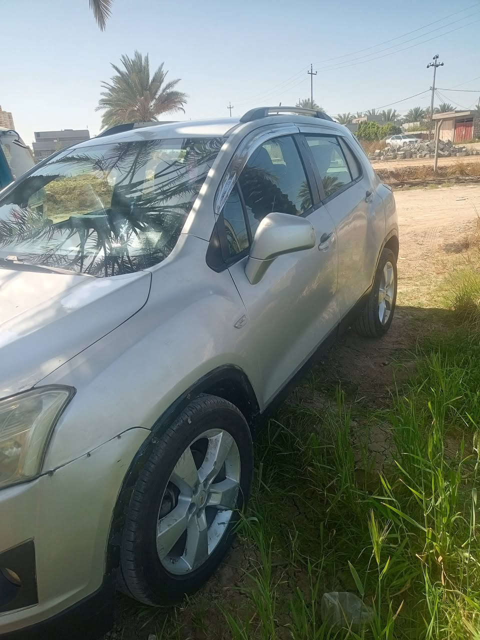 سياره للبيع موديل 13 مكينه حداديه تخم تاير تبريد مكان السياره بابل عنانه علما ان السياره باقي على التحويل 6اشعر  سعر75 بيه مجال قليل الإتصال ***********
